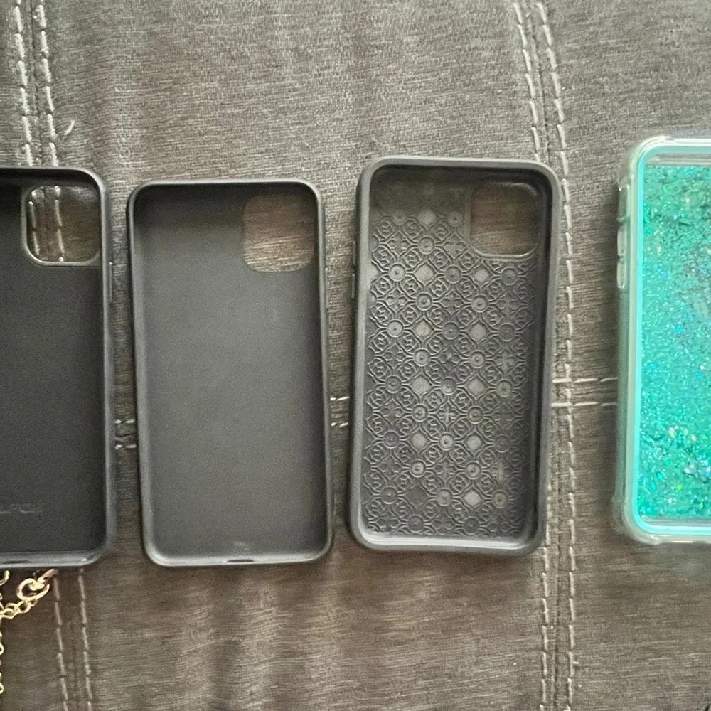 Bundle! iPhone 11 pro max cases - Picture 2 of 2